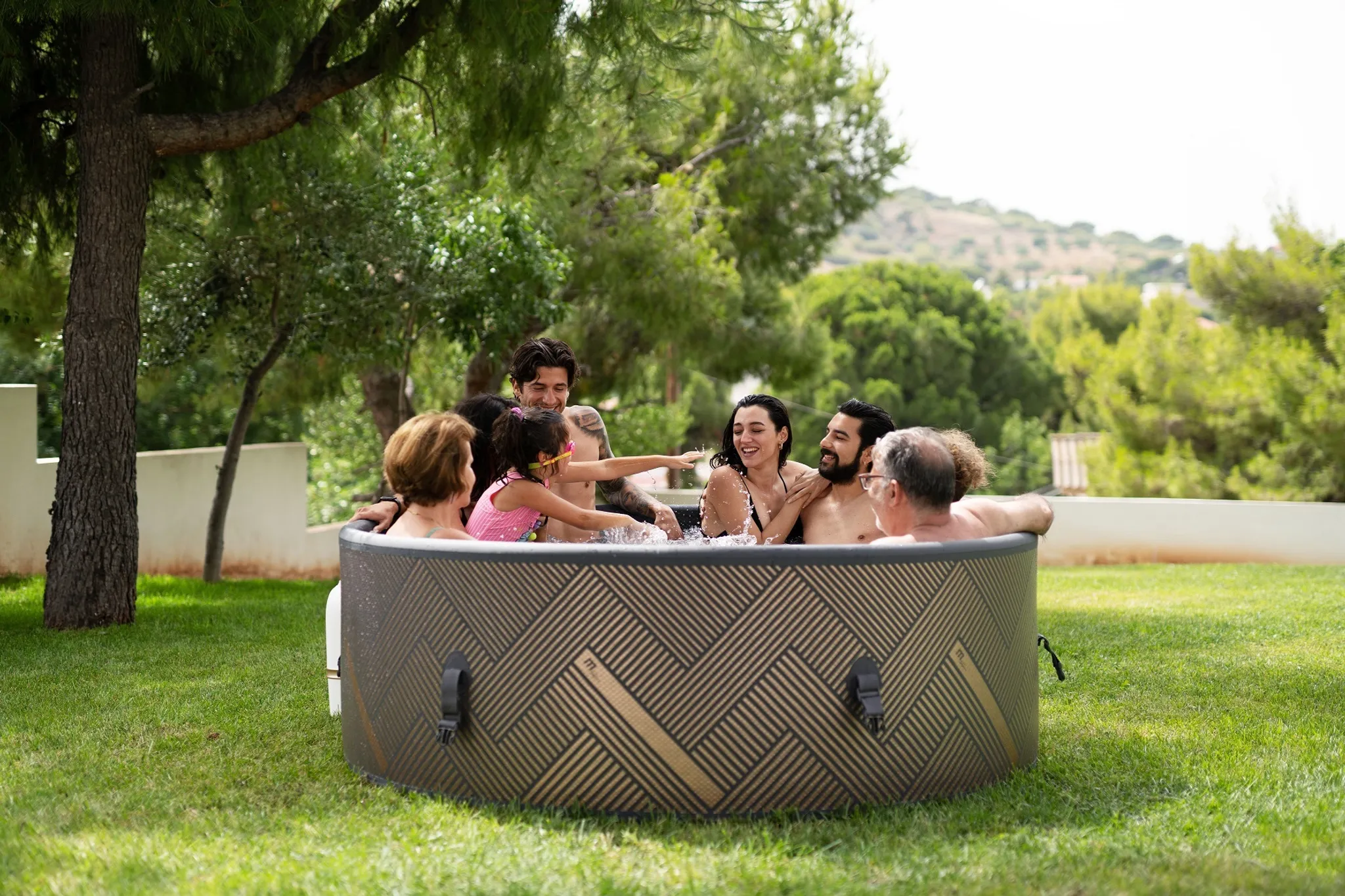 MSpa Whirlpool MONO ECO 2026 F-MO062WE - NEUSTES Modell VERBESSERT - aufblasbar - Outdoor Pool XXL 6 Personen - App-Steuerung - OZON & UVC ganzjährig