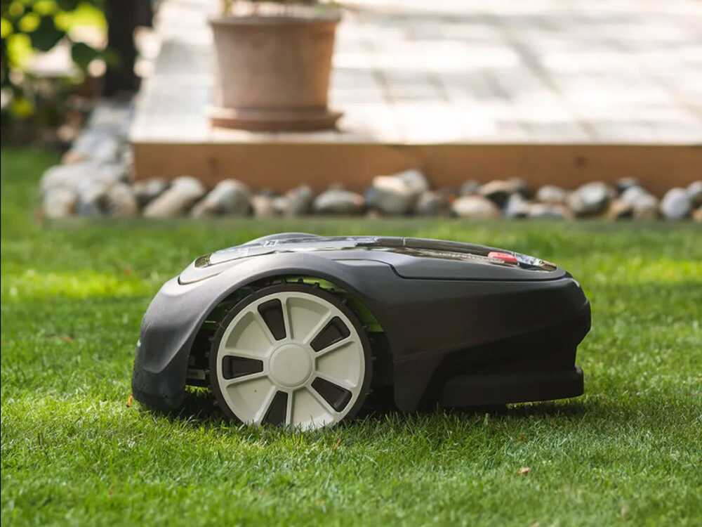 Mähroboter Greenworks OPTIMOW 7 - mit Begrenzungskabel
